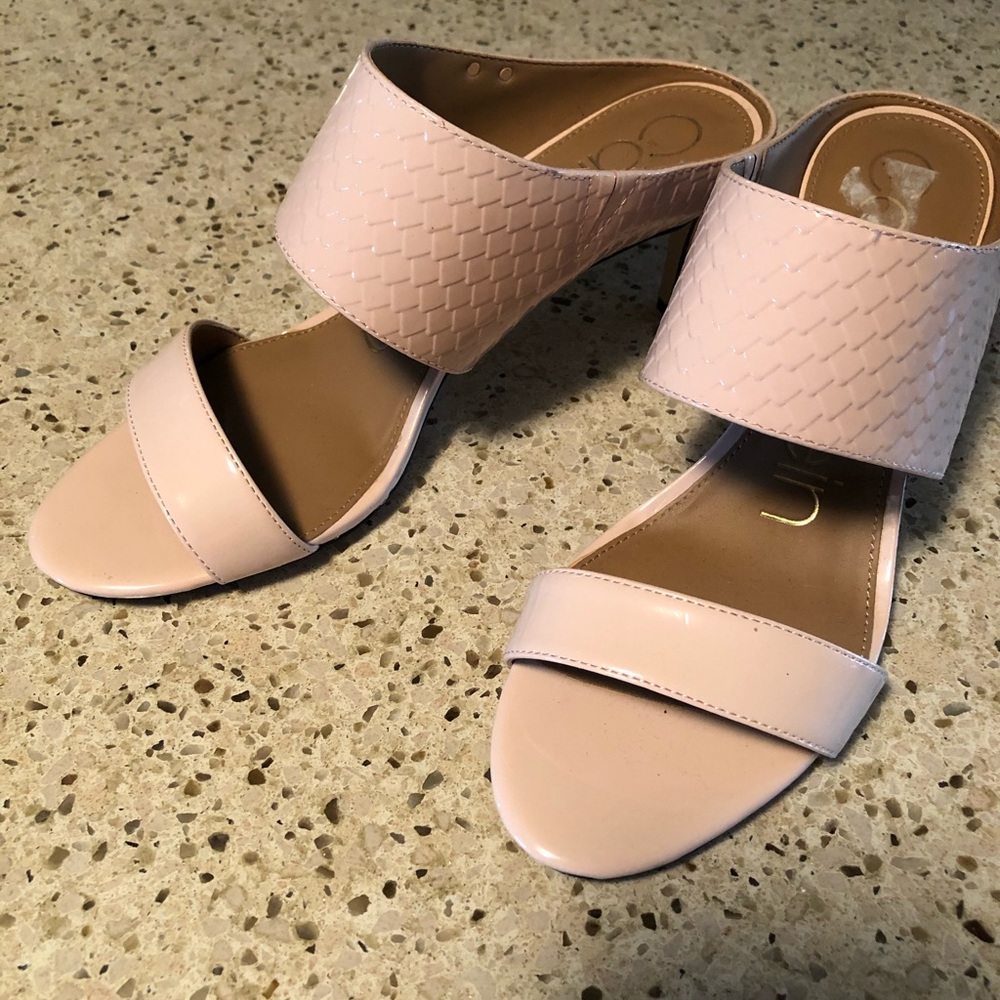Size 8 Beige/blush Calvin Klein heels